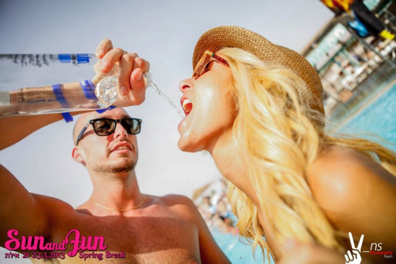 21184_371640852944820_1576324169_n